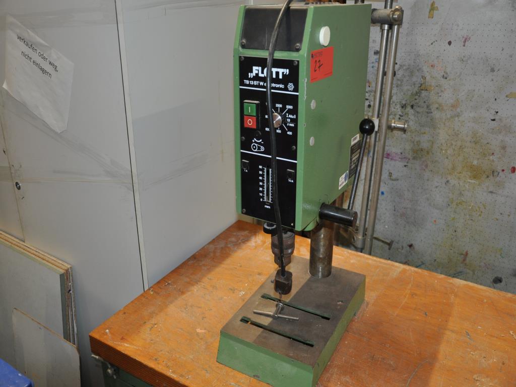 Tischlereimaschinen aus der Lehrwerkstatt einer beruflichen Schule-1