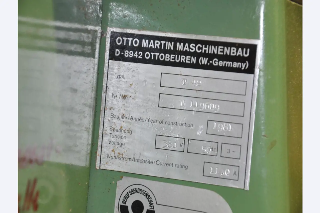 Tischlereimaschinen aus der Lehrwerkstatt einer beruflichen Schule-2