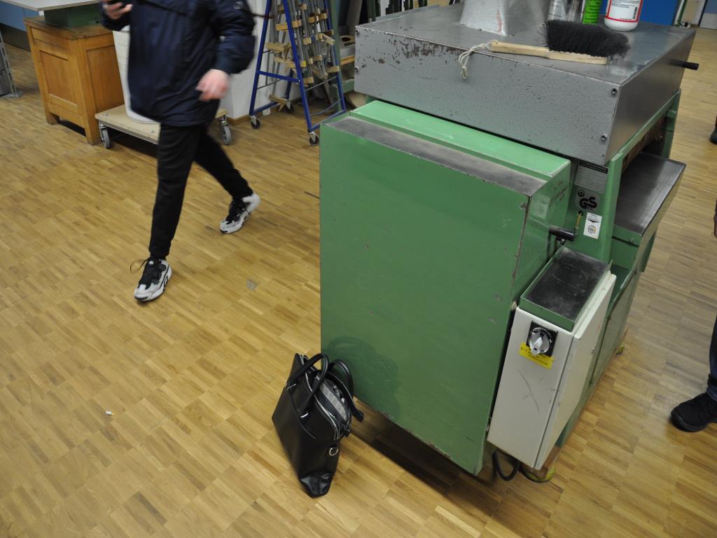 Tischlereimaschinen aus der Lehrwerkstatt einer beruflichen Schule-3