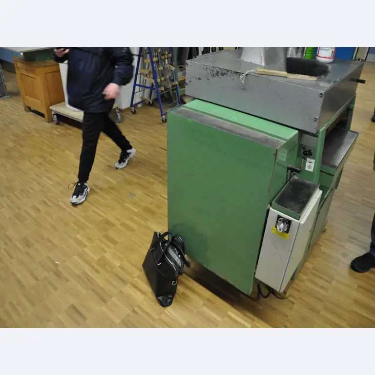 Tischlereimaschinen aus der Lehrwerkstatt einer beruflichen Schule-3