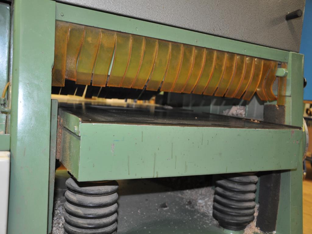 Tischlereimaschinen aus der Lehrwerkstatt einer beruflichen Schule-4