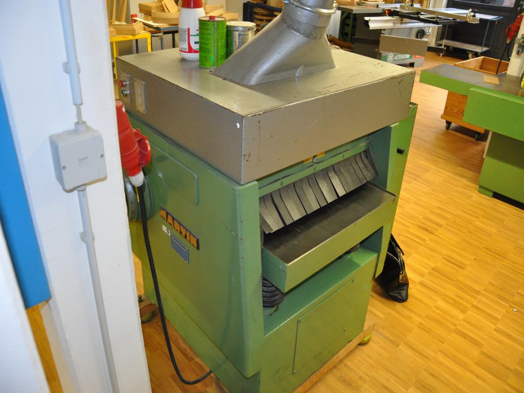 Tischlereimaschinen aus der Lehrwerkstatt einer beruflichen Schule-7