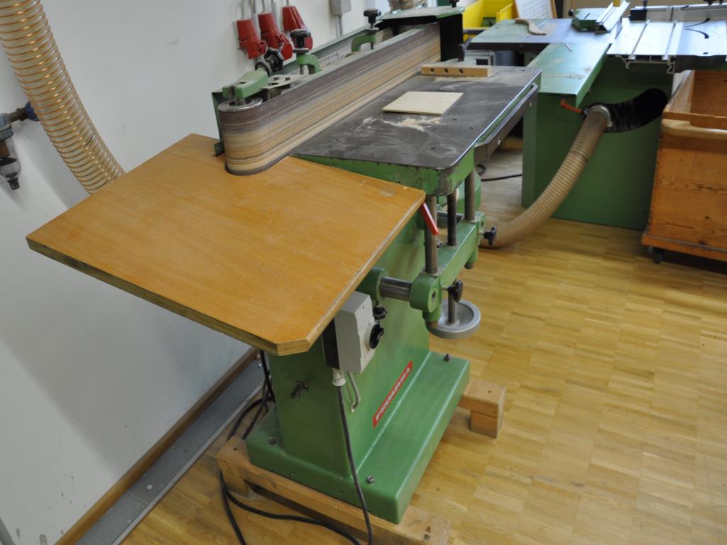 Tischlereimaschinen aus der Lehrwerkstatt einer beruflichen Schule-3