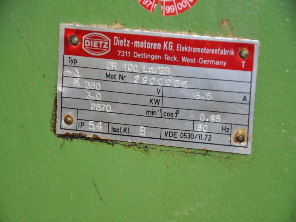 Tischlereimaschinen aus der Lehrwerkstatt einer beruflichen Schule-5