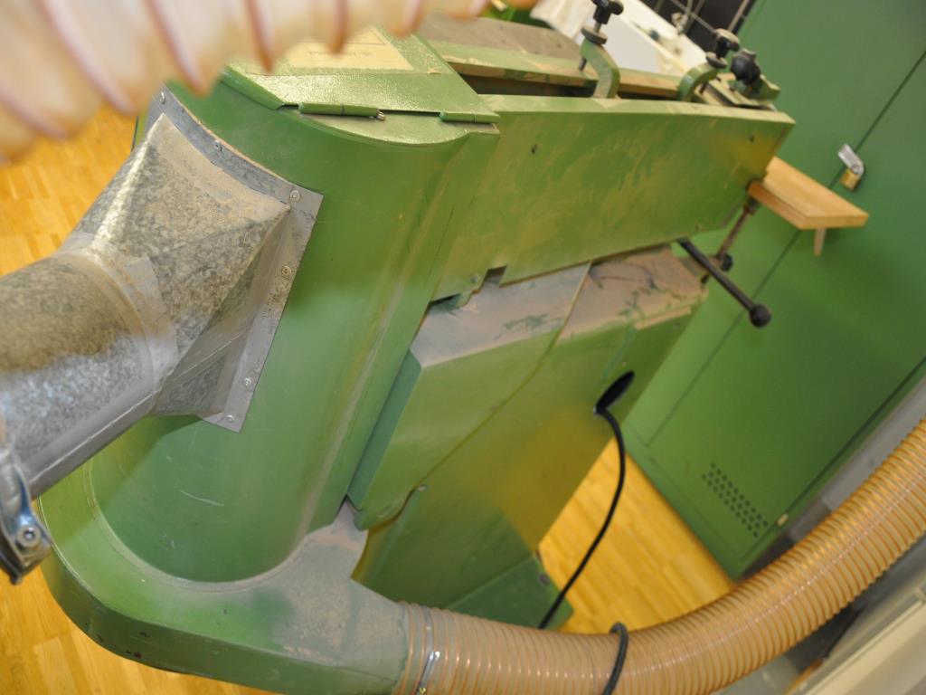 Tischlereimaschinen aus der Lehrwerkstatt einer beruflichen Schule-6