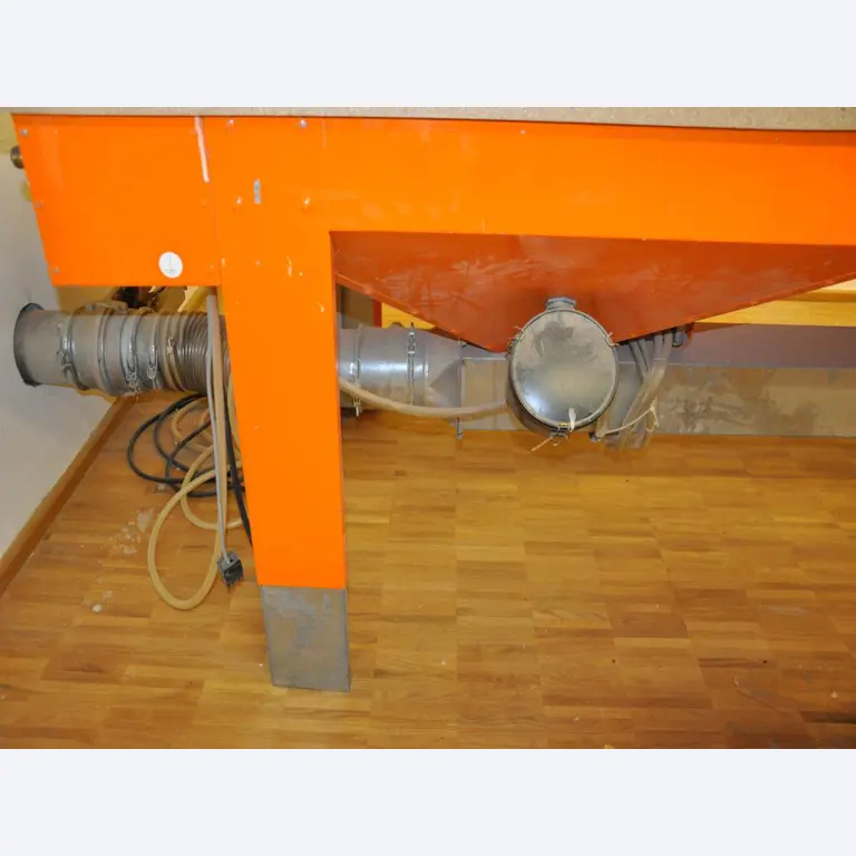 Tischlereimaschinen aus der Lehrwerkstatt einer beruflichen Schule-2