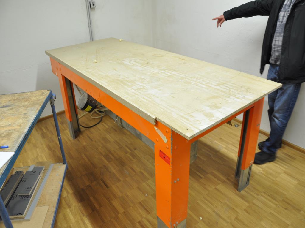 Tischlereimaschinen aus der Lehrwerkstatt einer beruflichen Schule-3