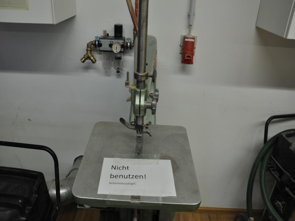 Máquinas de carpintería del taller de formación de una escuela profesional-4