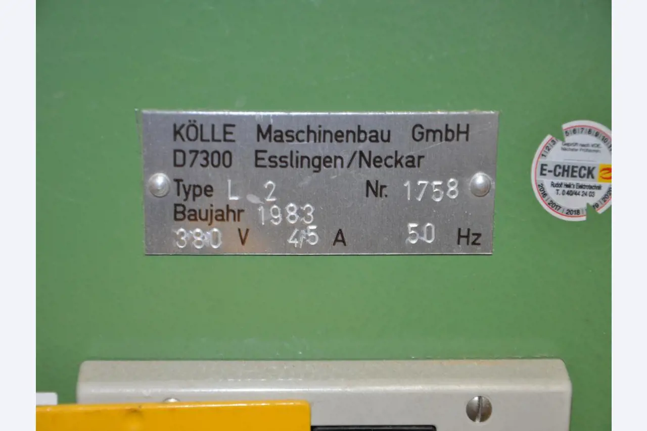 Tischlereimaschinen aus der Lehrwerkstatt einer beruflichen Schule-2