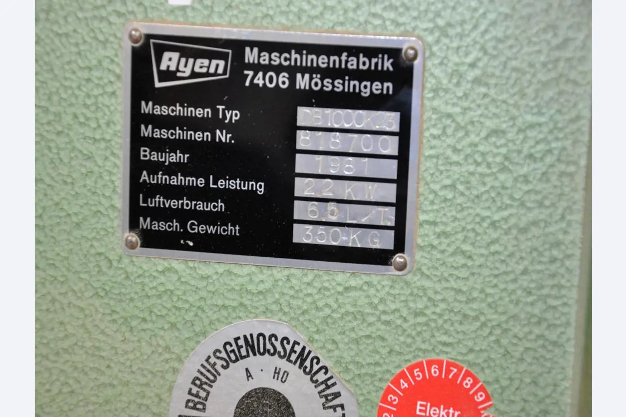Tischlereimaschinen aus der Lehrwerkstatt einer beruflichen Schule-5