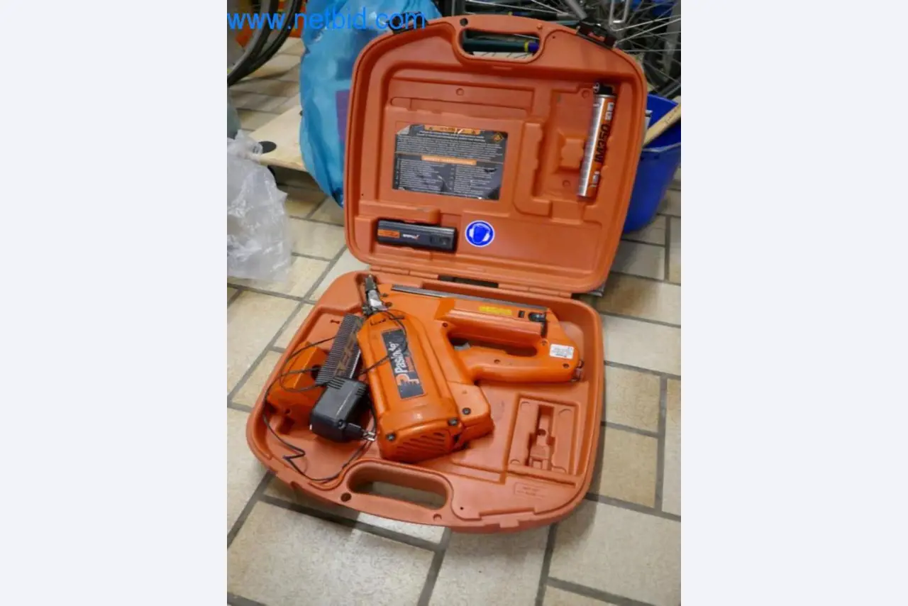 Maschinen, Warenvorräte und Montagematerial einer Dackdeckerei-3