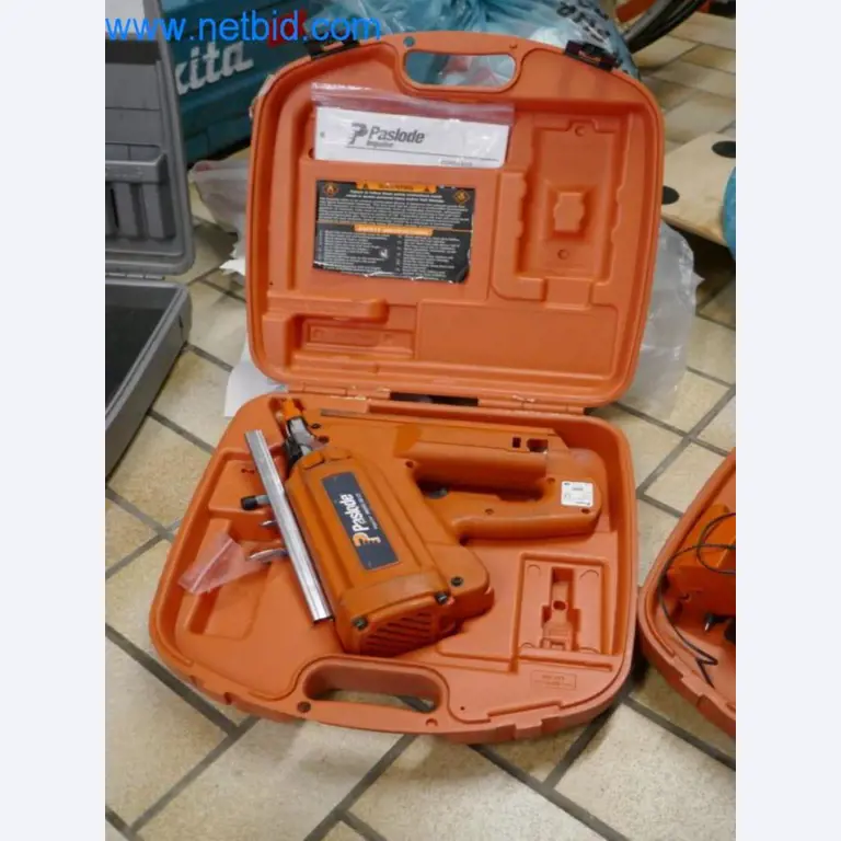Maschinen, Warenvorräte und Montagematerial einer Dackdeckerei-6