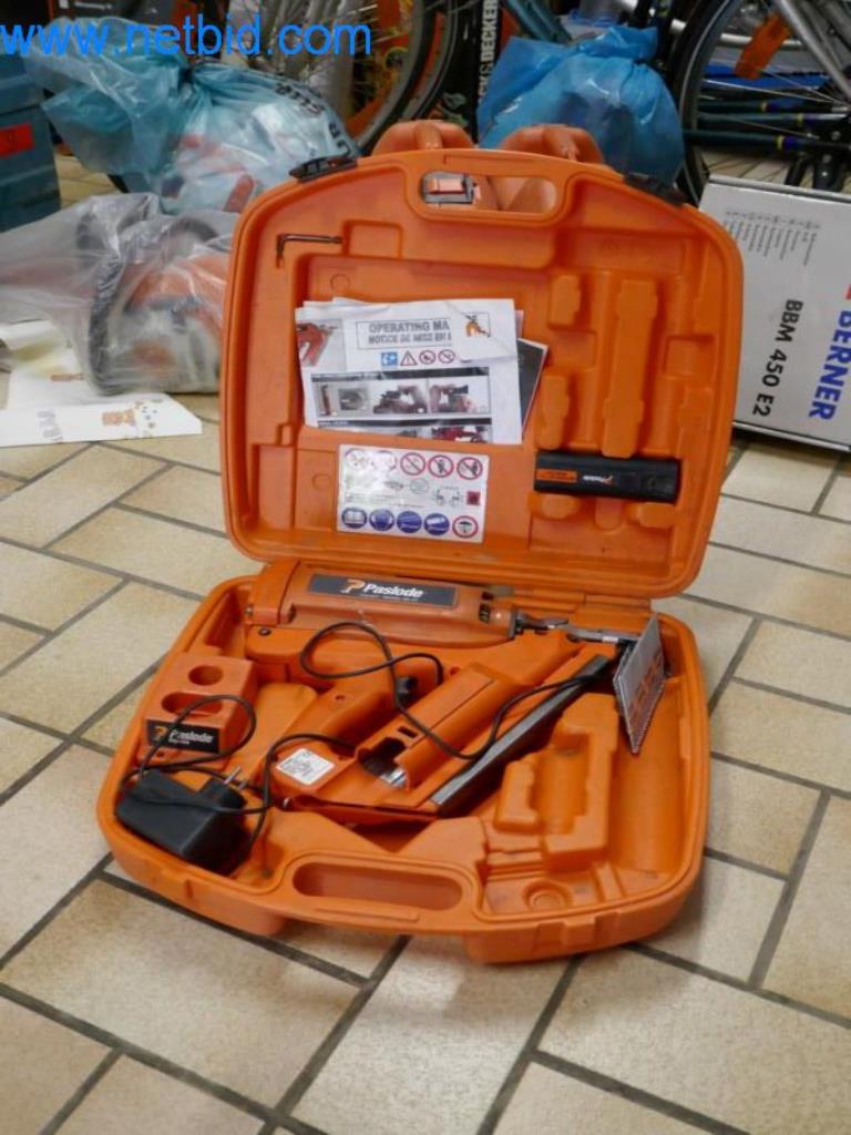 Stroje, zásoby a montážní materiál pokrývačské firmy-3