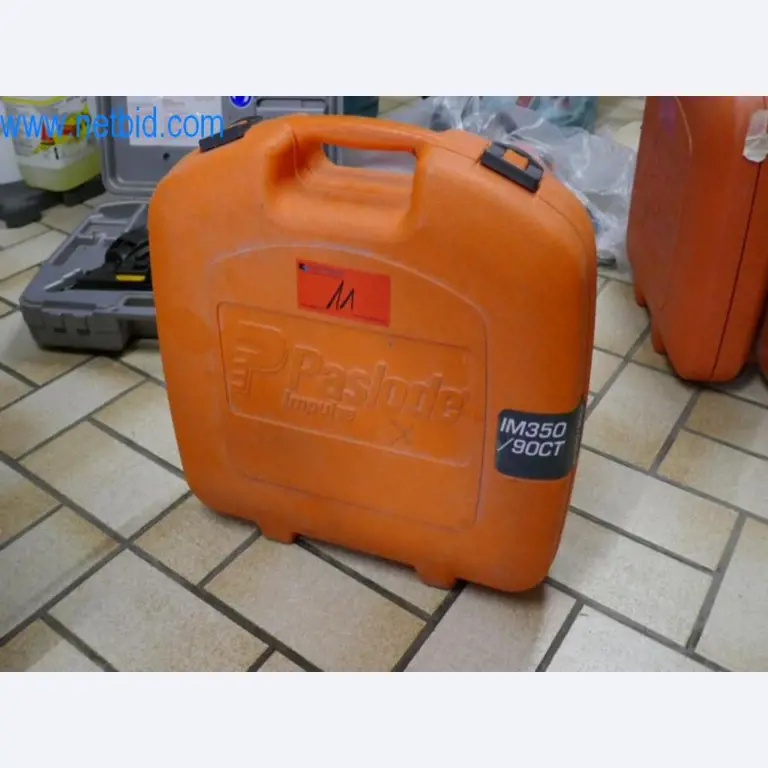 Maquinaria, existencias y materiales de montaje de una empresa de tejados-4