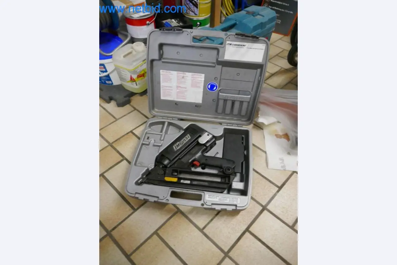 Maszyny, zapasy i materiały montażowe firmy dekarskiej-3