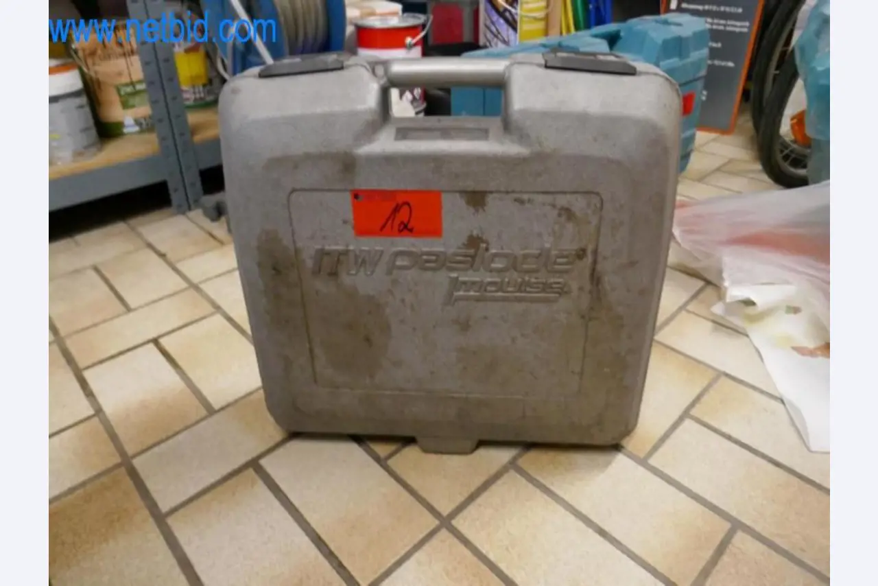 Maszyny, zapasy i materiały montażowe firmy dekarskiej-4