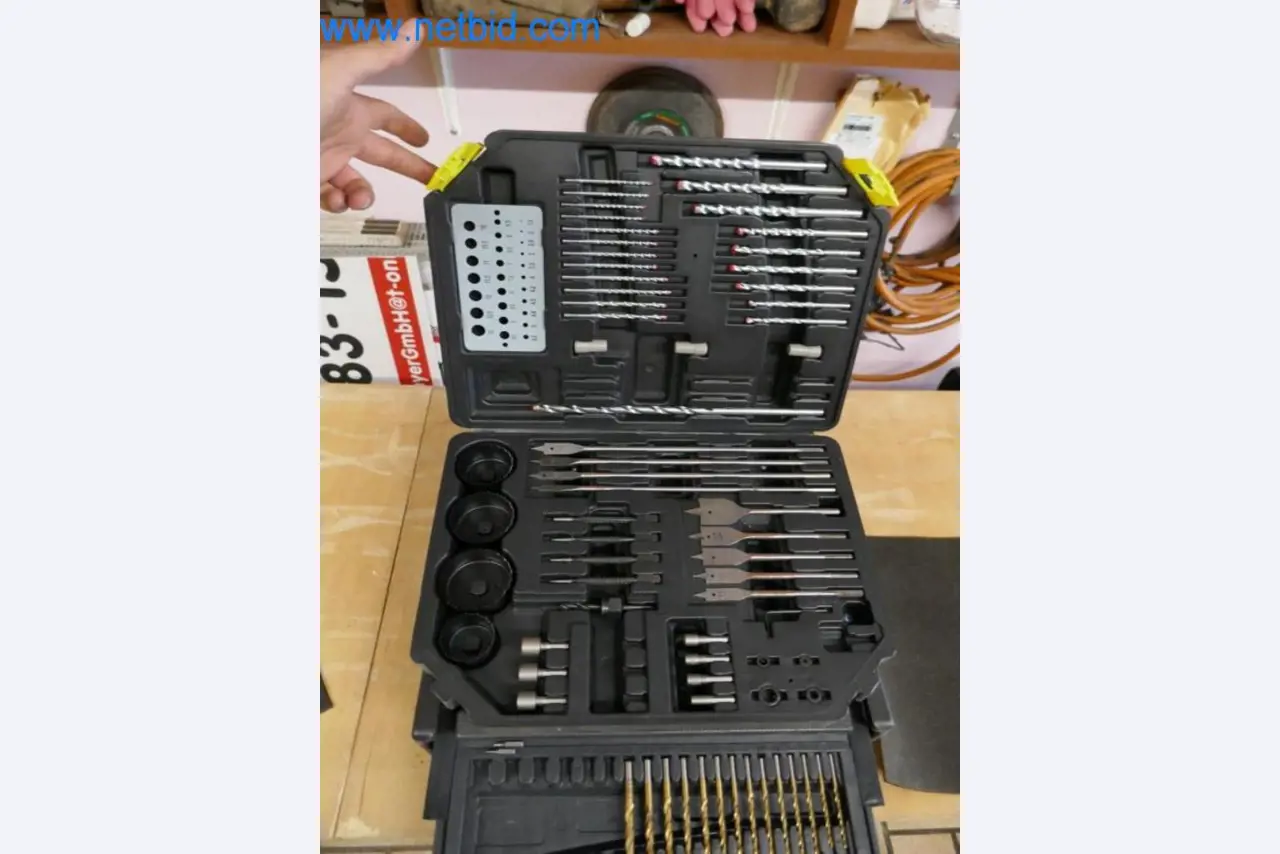 Maschinen, Warenvorräte und Montagematerial einer Dackdeckerei-3