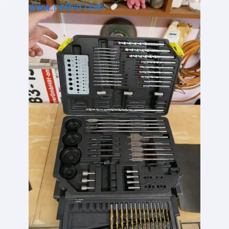 Maschinen, Warenvorräte und Montagematerial einer Dackdeckerei-3