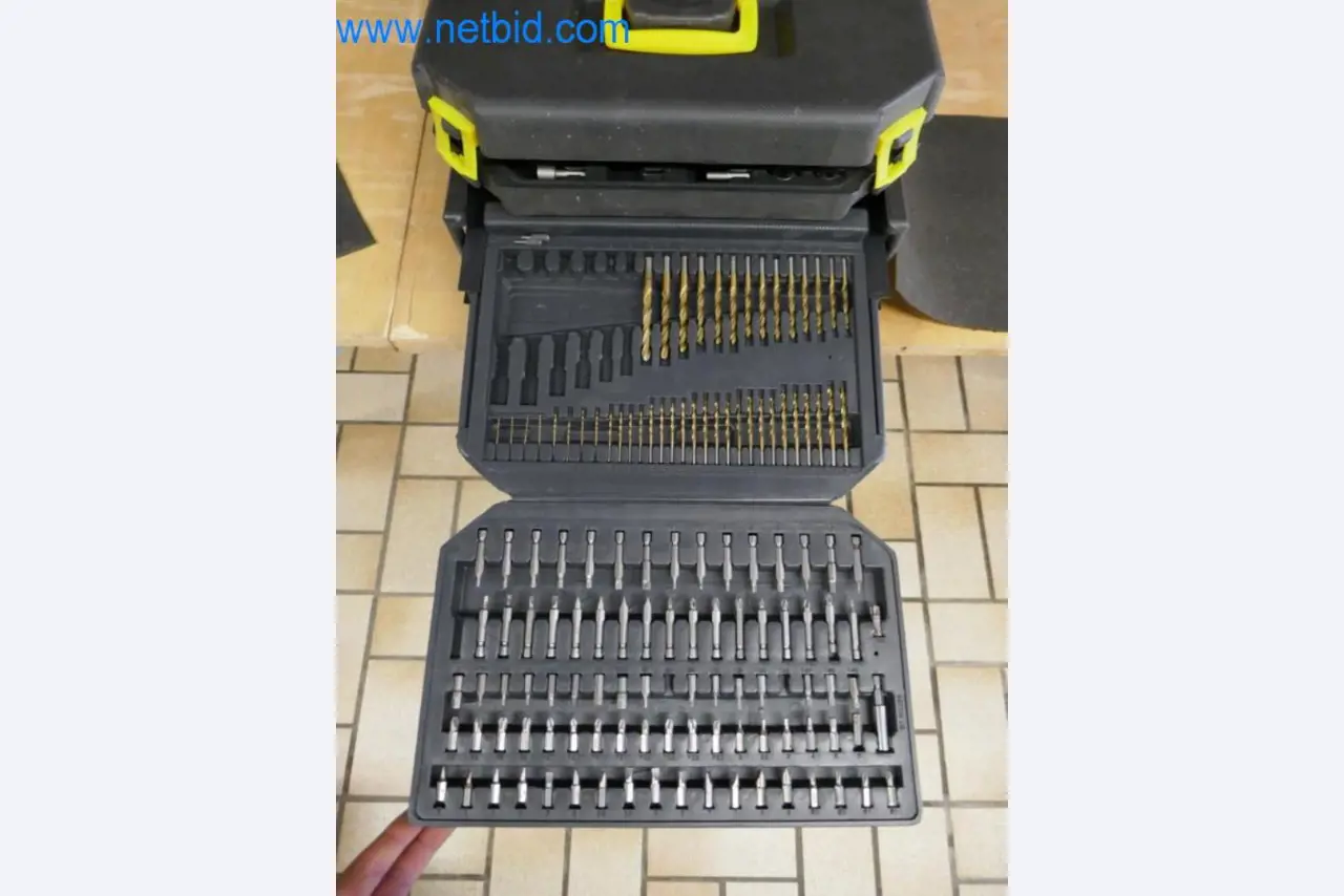 Maschinen, Warenvorräte und Montagematerial einer Dackdeckerei-4