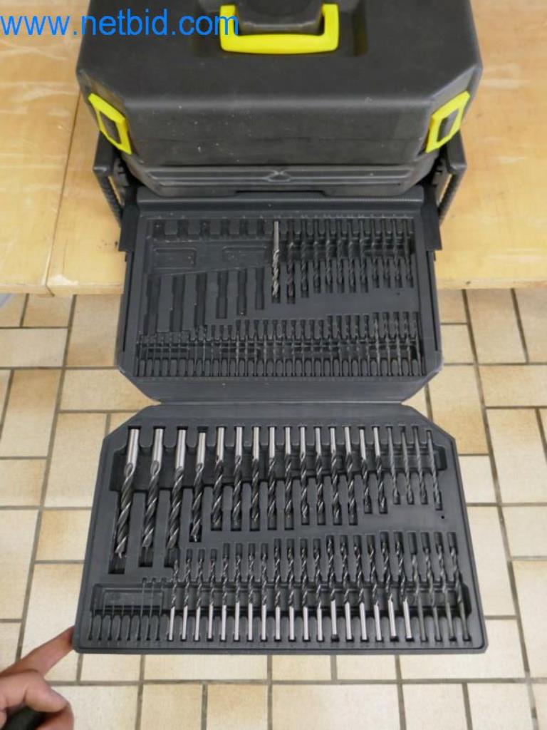 Maschinen, Warenvorräte und Montagematerial einer Dackdeckerei-5