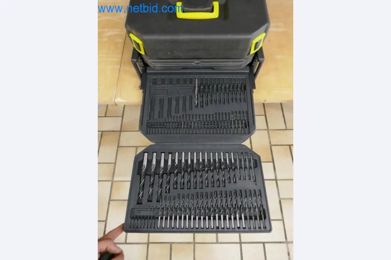 Maschinen, Warenvorräte und Montagematerial einer Dackdeckerei-5