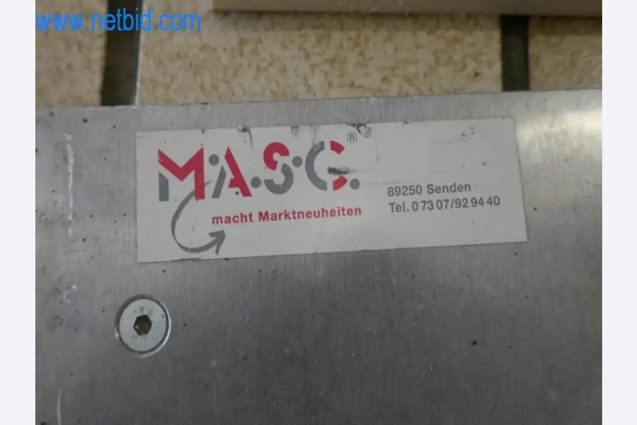 Maquinaria, existencias y materiales de montaje de una empresa de tejados-2