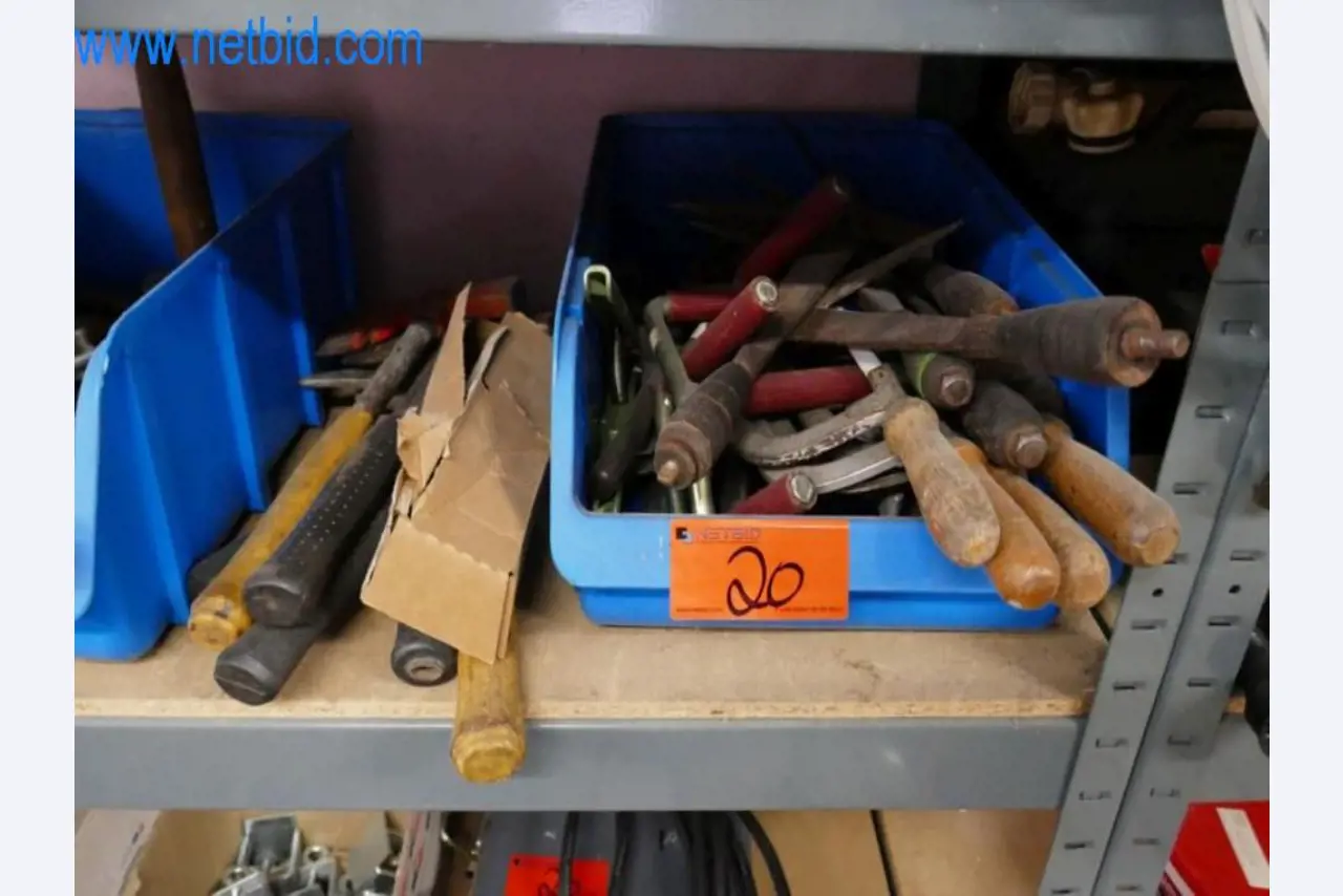 Maschinen, Warenvorräte und Montagematerial einer Dackdeckerei-2