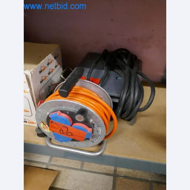Maschinen, Warenvorräte und Montagematerial einer Dackdeckerei-3