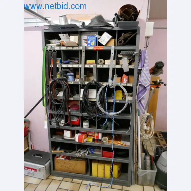 Stroje, zásoby a montážní materiál pokrývačské firmy-1