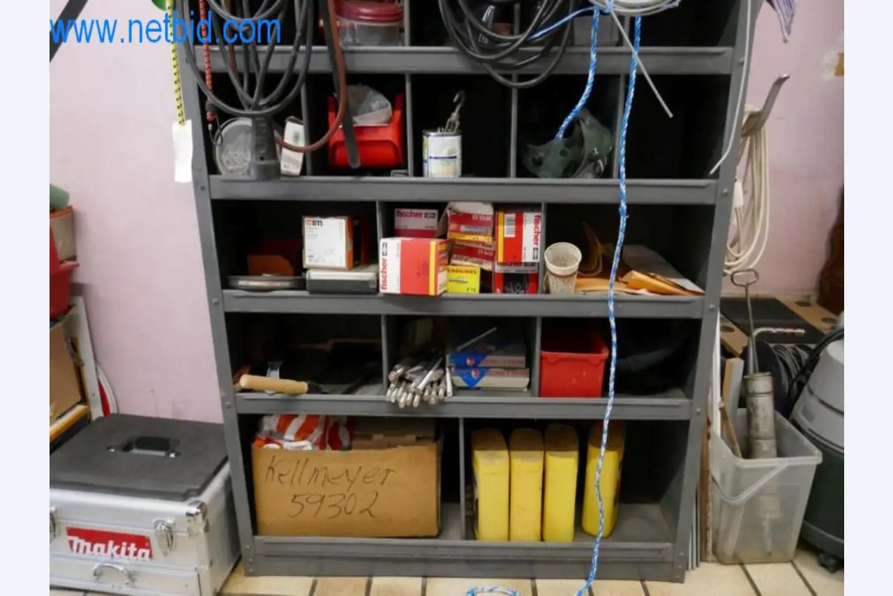 Stroje, zásoby a montážní materiál pokrývačské firmy-3