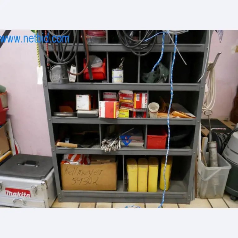 Stroje, zásoby a montážní materiál pokrývačské firmy-3