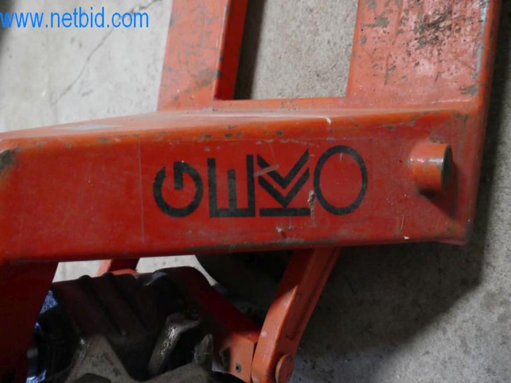 Stroje, zásoby a montážní materiál pokrývačské firmy-2