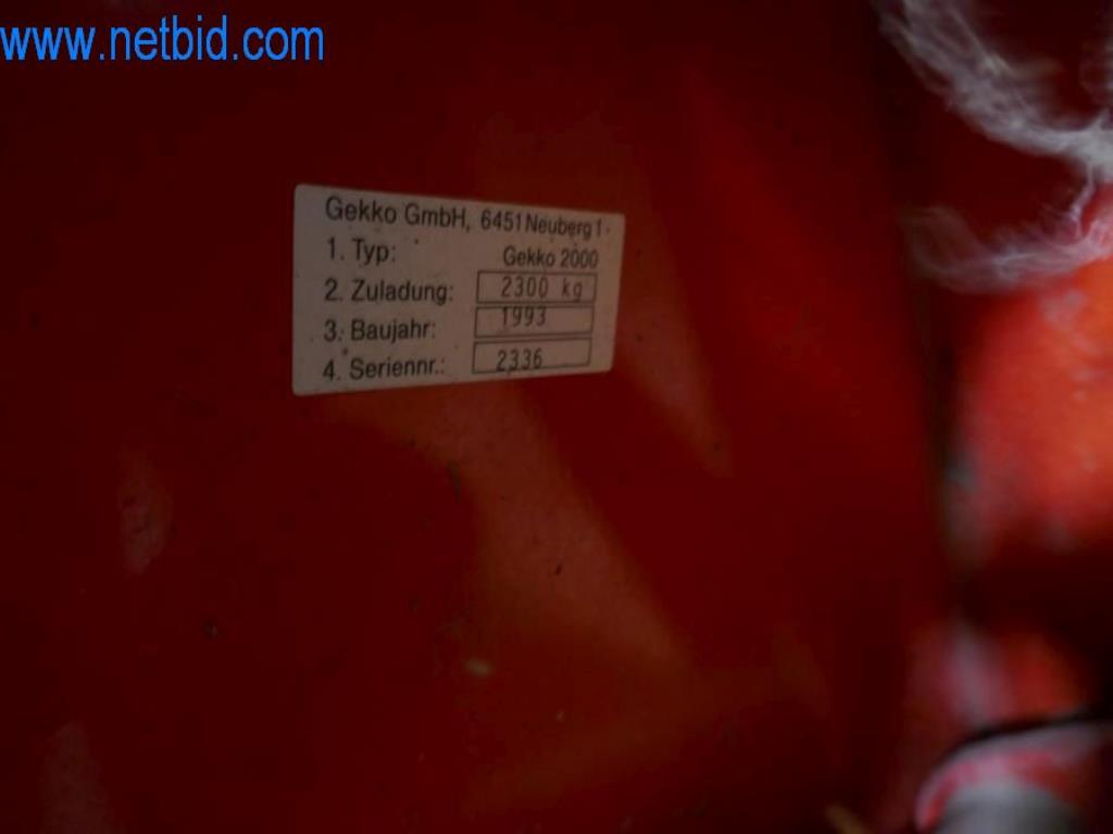 Stroje, zásoby a montážní materiál pokrývačské firmy-3