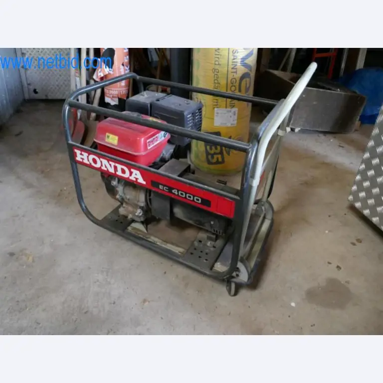 Stroji, zaloge in montažni material podjetja za strešne kritine-1