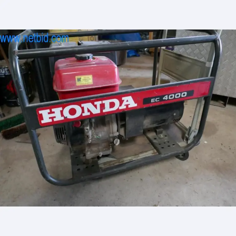 Stroji, zaloge in montažni material podjetja za strešne kritine-3