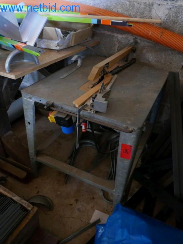 Maquinaria, existencias y materiales de montaje de una empresa de tejados-1