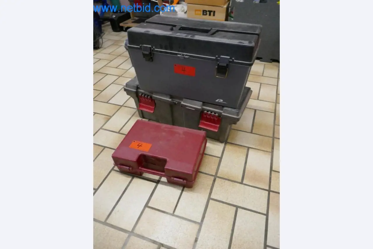 Maschinen, Warenvorräte und Montagematerial einer Dackdeckerei-1