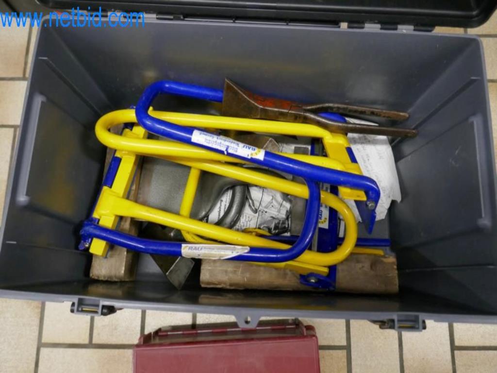 Maschinen, Warenvorräte und Montagematerial einer Dackdeckerei-2