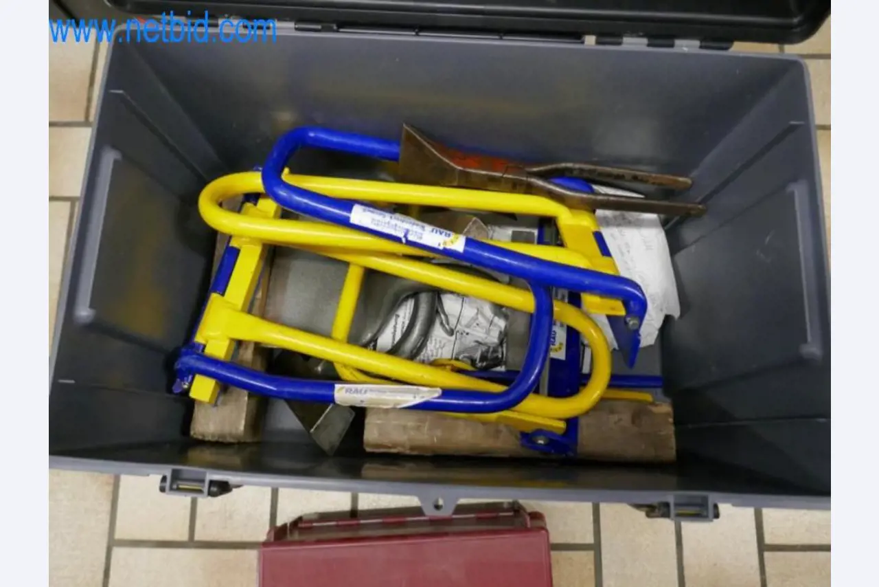 Maschinen, Warenvorräte und Montagematerial einer Dackdeckerei-2