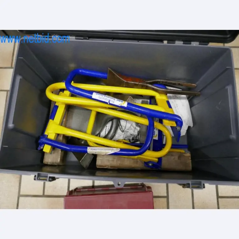Maschinen, Warenvorräte und Montagematerial einer Dackdeckerei-2