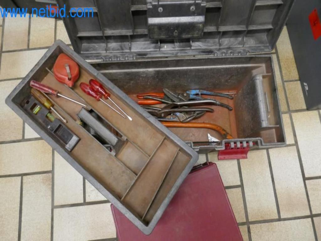 Maschinen, Warenvorräte und Montagematerial einer Dackdeckerei-3