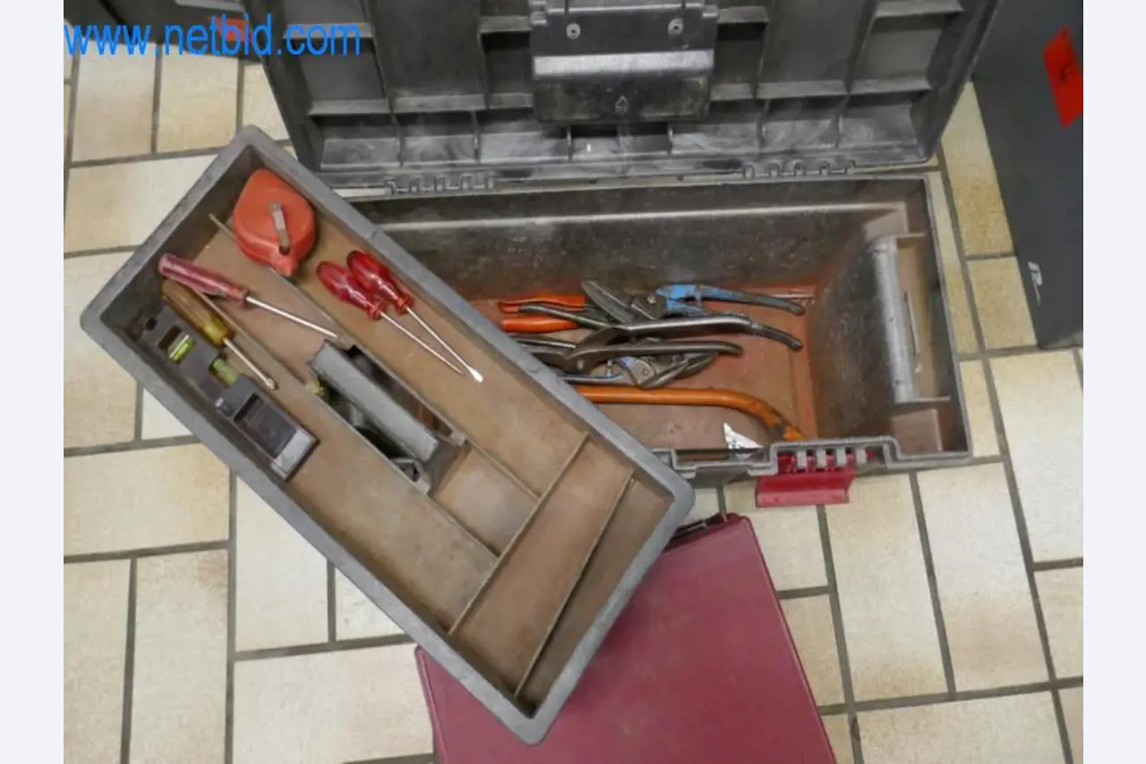 Maschinen, Warenvorräte und Montagematerial einer Dackdeckerei-3
