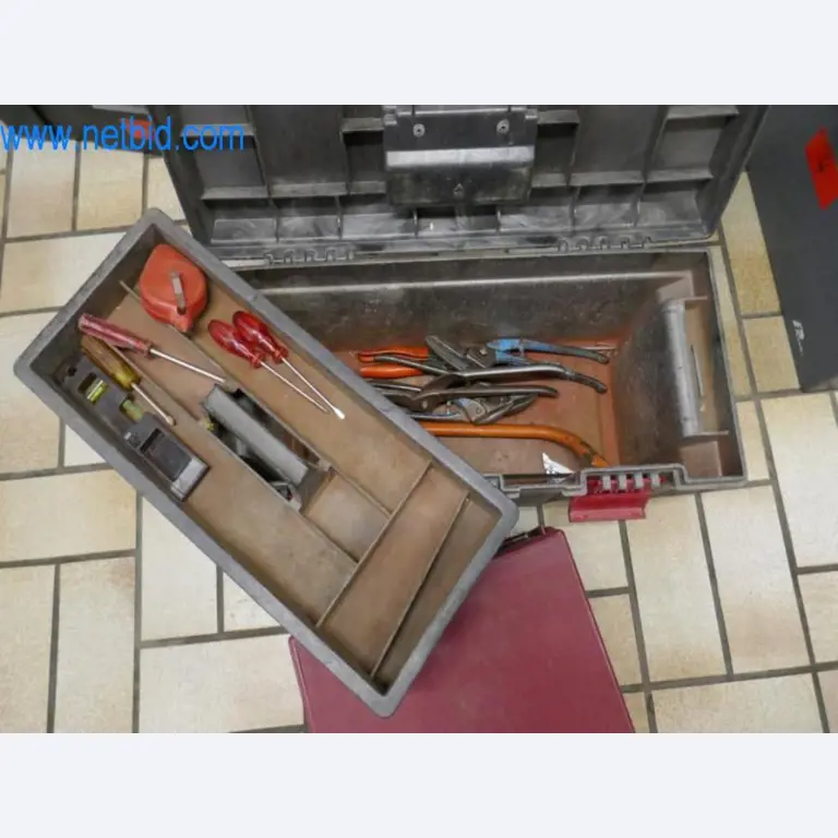 Maschinen, Warenvorräte und Montagematerial einer Dackdeckerei-3