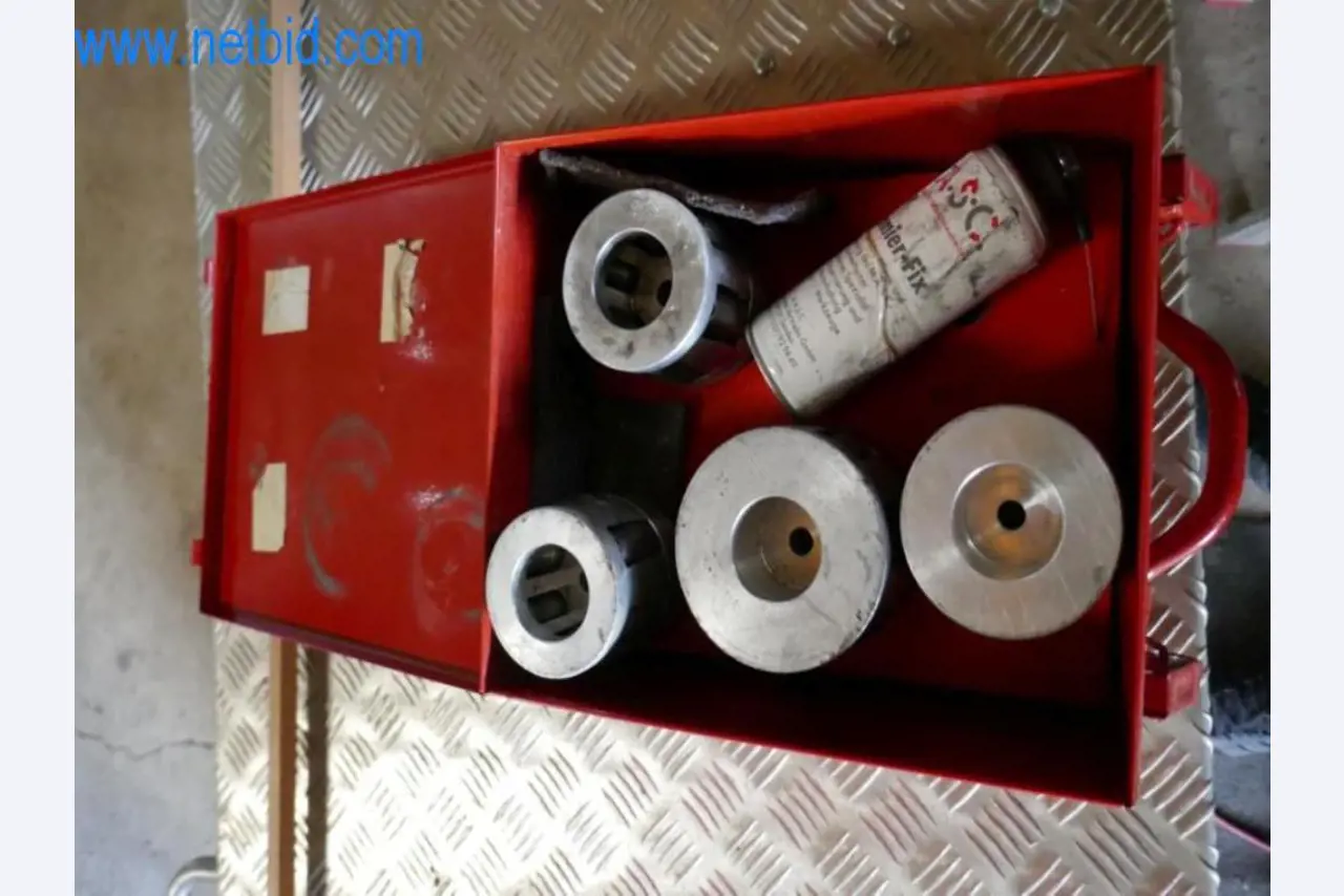 Machines, voorraden en montagematerialen van een dakbedekkingsbedrijf-1