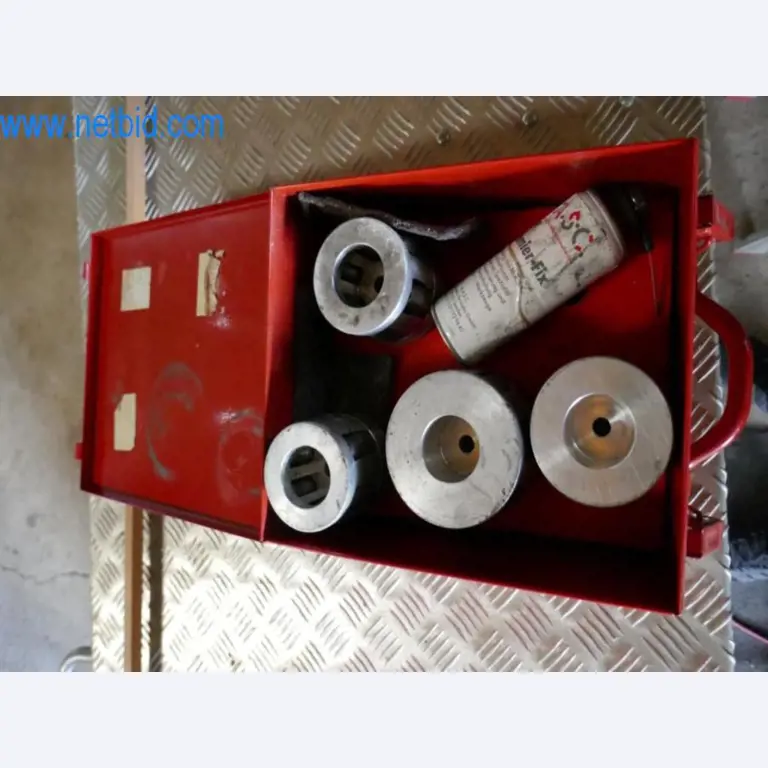 Machines, voorraden en montagematerialen van een dakbedekkingsbedrijf-1