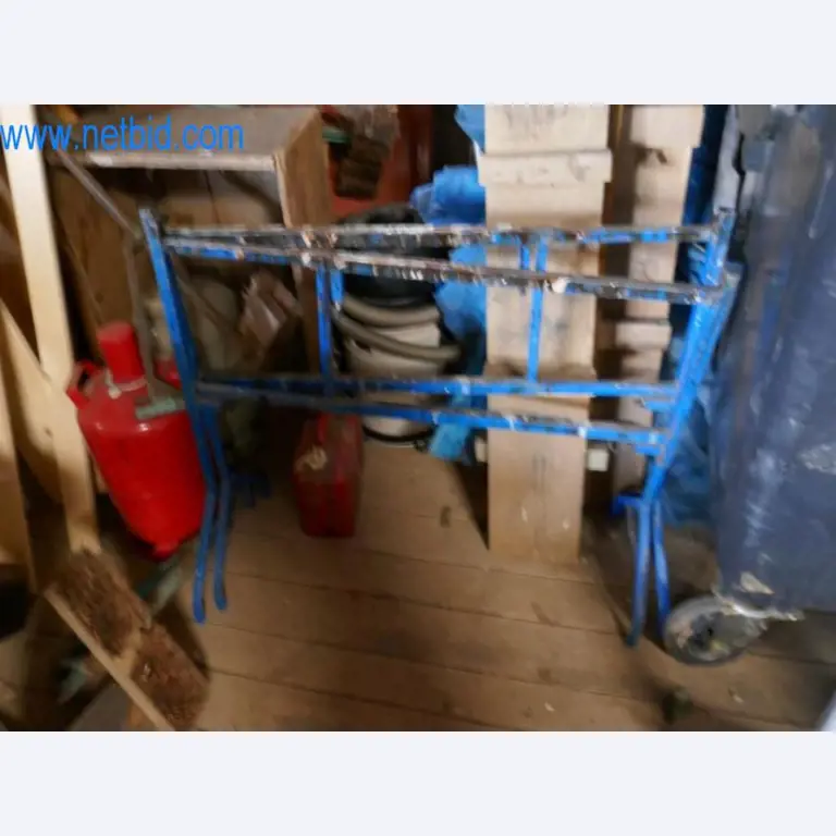 Stroje, zásoby a montážní materiál pokrývačské firmy-2