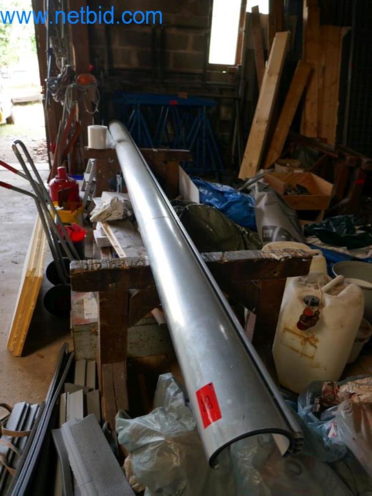 Machines, stocks de marchandises et matériel de montage d'une entreprise de couverture en tuiles-6