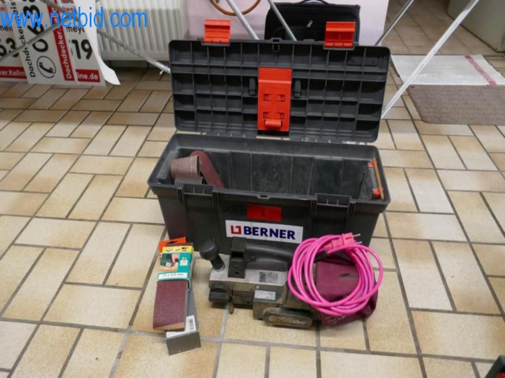 Maquinaria, existencias y materiales de montaje de una empresa de tejados-1