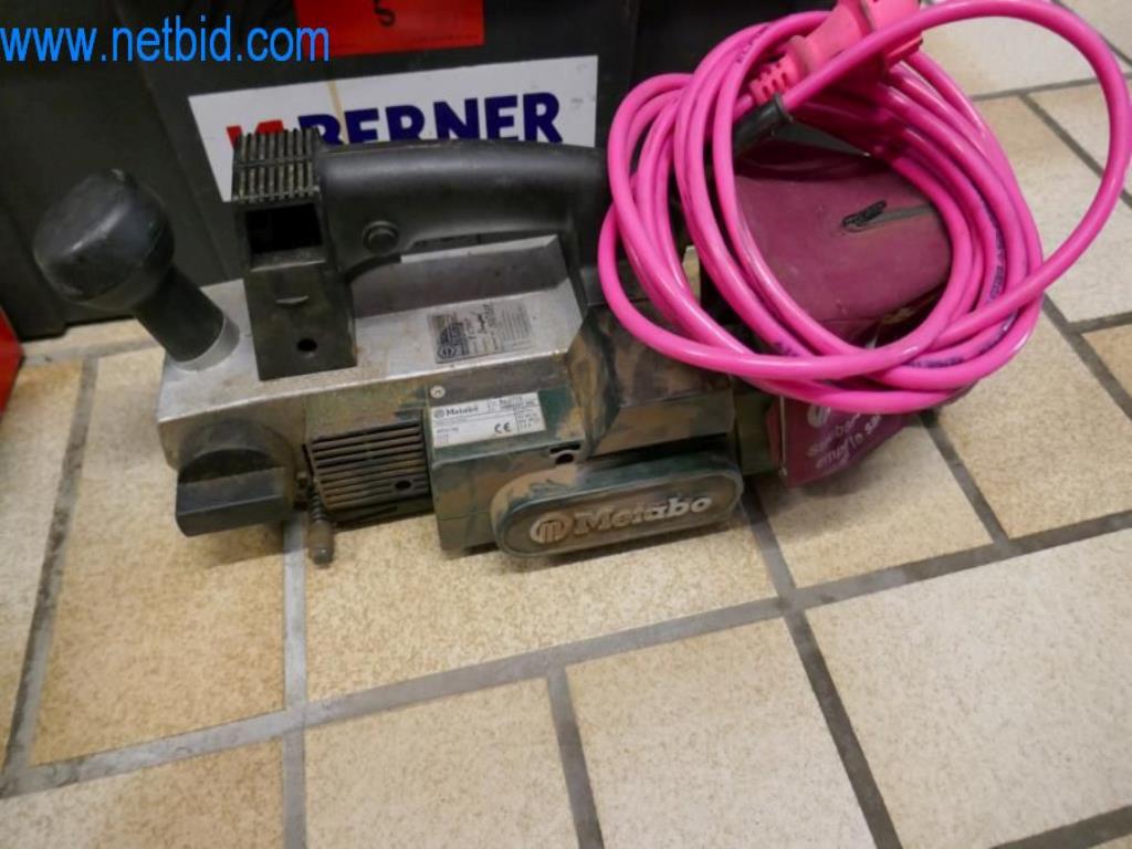 Maquinaria, existencias y materiales de montaje de una empresa de tejados-2