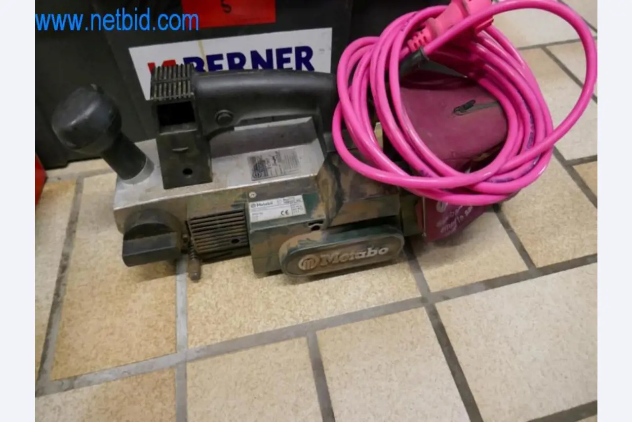 Maschinen, Warenvorräte und Montagematerial einer Dackdeckerei-2